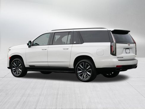 Certified 2022 Cadillac Escalade ESV Sport w/ Touring Package AWD/4WD image 5