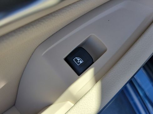 Used 2026 BMW 330i Sedan w/ Premium Package RWD image 16