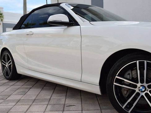 Used 2021 BMW 230i xDrive Convertible AWD/4WD image 17