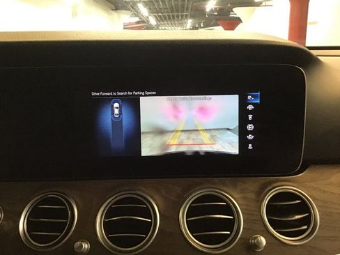 Used 2022 Mercedes-Benz E 350 4MATIC Sedan w/ AMG Line Exterior image 42