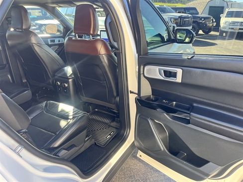 Used 2021 Ford Explorer Platinum AWD/4WD image 46