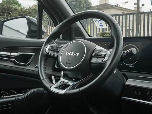 Certified 2025 Kia Sportage X-Pro Prestige AWD/4WD image 17
