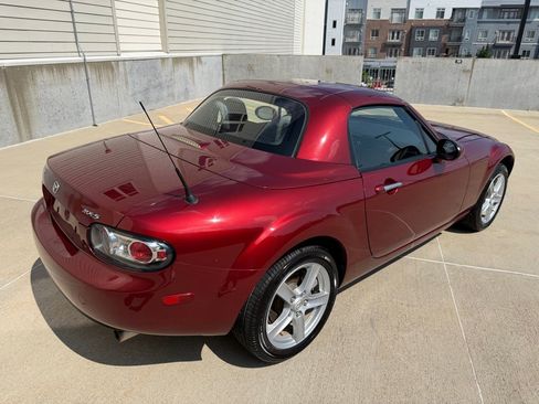 Used 2007 MAZDA MX-5 Miata Sport RWD image 24