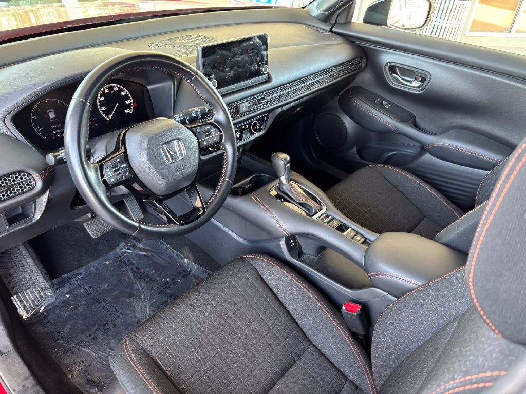 Used 2025 Honda HR-V Sport image 9