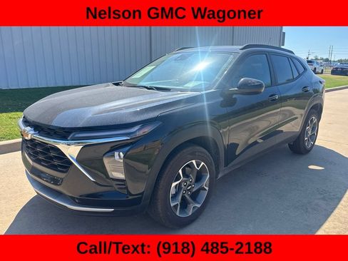 Used 2026 Chevrolet Trax LT w/ LT Convenience Package FWD image 1