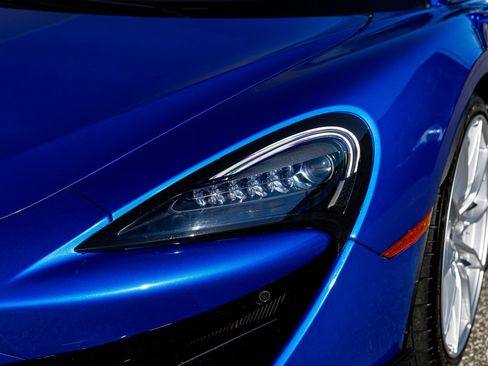 Used 2020 McLaren 600LT Spider image 17