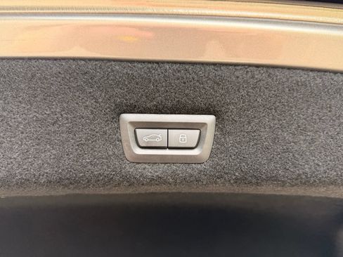Used 2023 BMW 740i w/ Parking Assistance Package RWD image 19