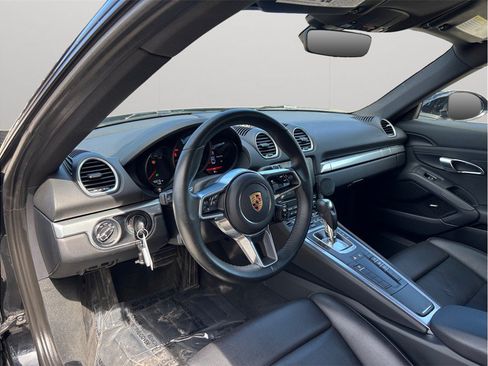 Used 2019 Porsche 718 Cayman RWD image 6