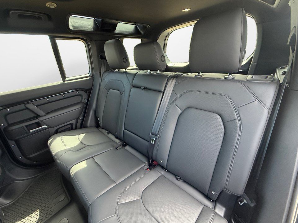 Used 2026 Land Rover Defender 110 S AWD/4WD image 12