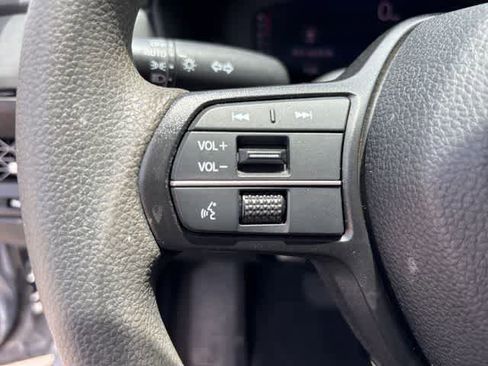 Used 2023 Honda Accord EX image 11