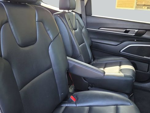Used 2025 Kia Telluride S FWD image 36