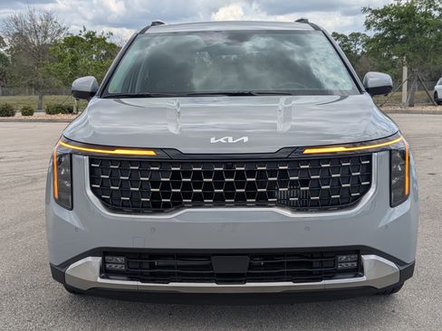 New 2026 Kia Carnival SX FWD image 3