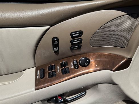 Used 2004 Buick Park Avenue w/ Prestige Feature Package FWD image 30