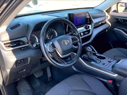 Certified 2024 Toyota Highlander LE image 17