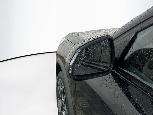 Used 2025 BMW X2 xDrive28i AWD/4WD image 16
