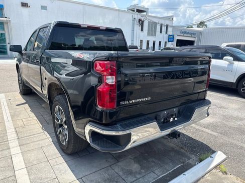 Used 2023 Chevrolet Silverado 1500 LT AWD/4WD image 3