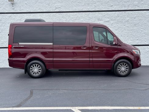 Used 2024 Mercedes-Benz Sprinter 2500 image 6
