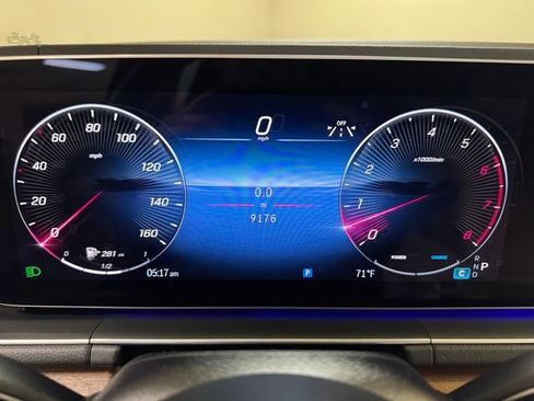Used 2025 Mercedes-Benz GLS 450 4MATIC image 11