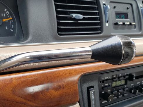 Used 1992 Ford Crown Victoria LX image 24