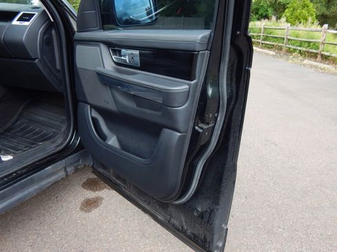 Used 2011 Land Rover Range Rover Sport HSE image 20