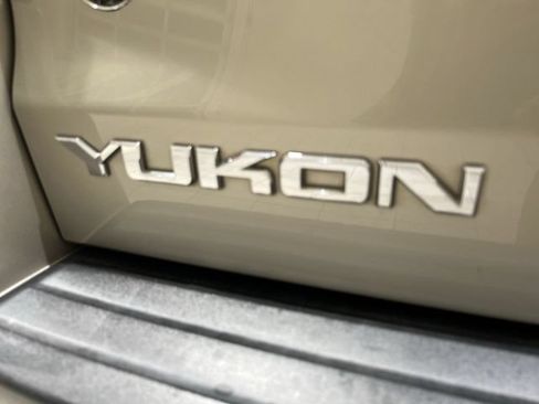 Used 2017 GMC Yukon SLT w/ Open Road Package AWD/4WD image 29