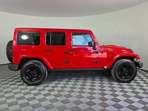 Used 2015 Jeep Wrangler Unlimited Sahara AWD/4WD image 8