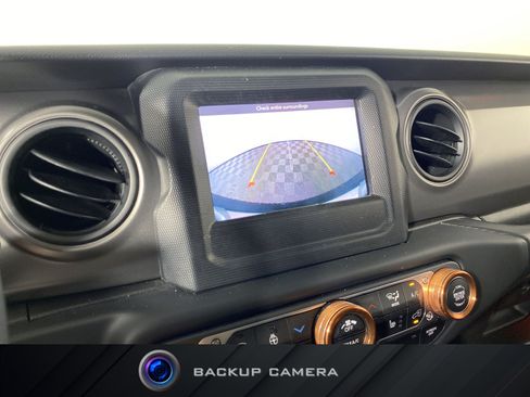 Used 2023 Jeep Wrangler Unlimited Sport AWD/4WD image 4