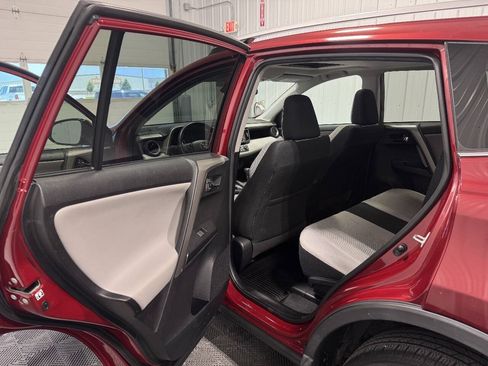 Used 2018 Toyota RAV4 XLE FWD image 10