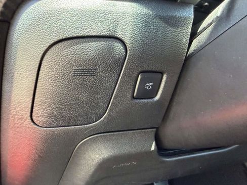 Used 2020 Ford Mustang Coupe RWD image 22