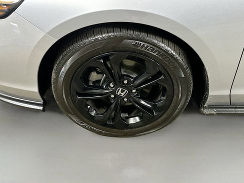 Used 2025 Honda Accord SE image 8