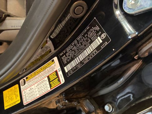 Used 2025 Toyota Camry LE image 28