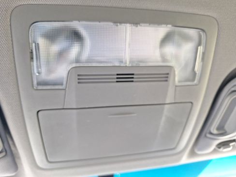 Used 2017 Toyota Camry SE image 29