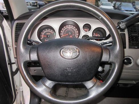 Used 2010 Toyota Tundra 4x4 Double Cab image 10