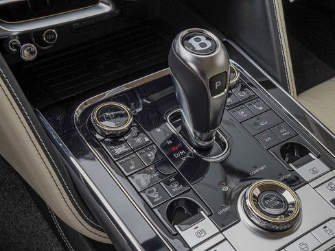 New 2026 Bentley Flying Spur Plug-In Hybrid AWD/4WD image 30