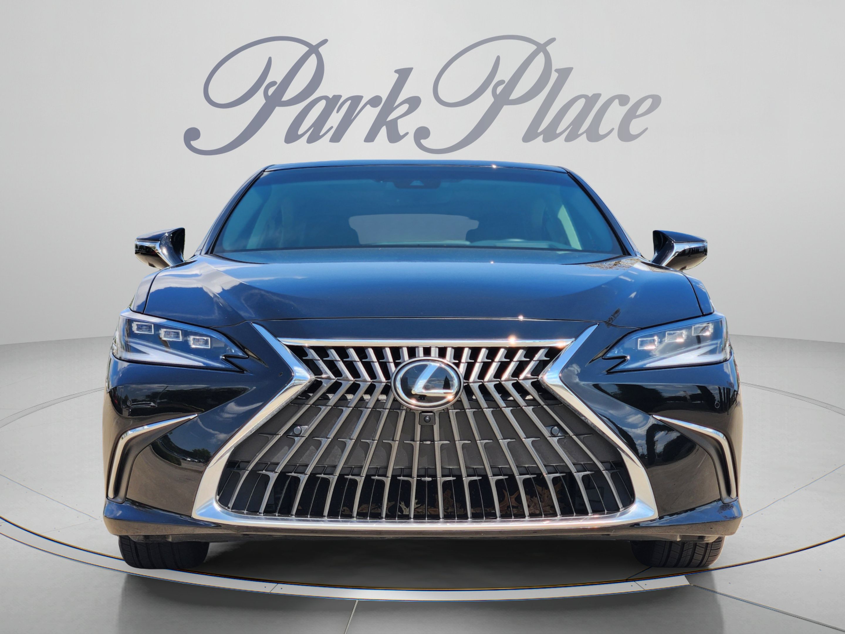 Used 2024 Lexus ES 350 Ultra Luxury w/ Accessory Package (Z2) FWD image 7