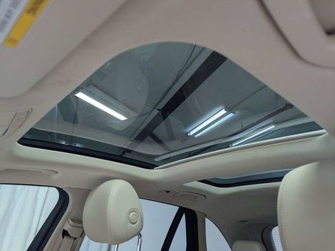 Used 2020 Mercedes-Benz GLC 300 w/ Parking Assistance Package image 13