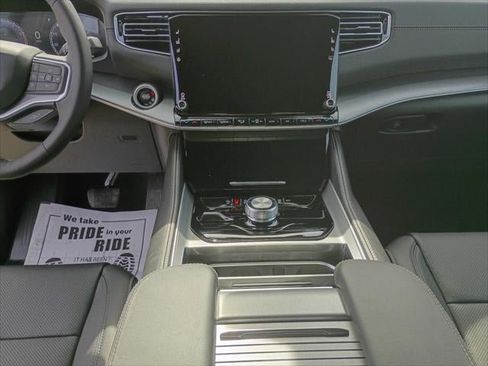 New 2026 Jeep Grand Wagoneer Limited w/ Rear Seat Video Group I AWD/4WD image 28
