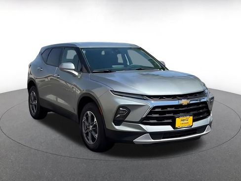 Used 2026 Chevrolet Blazer LT AWD/4WD image 3