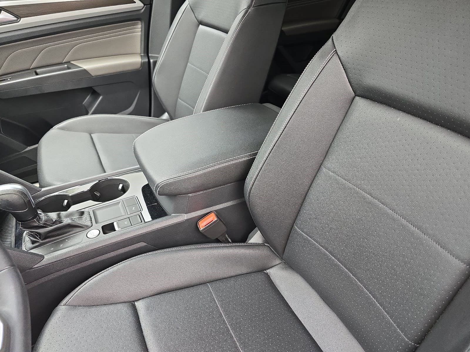 Used 2023 Volkswagen Atlas SE w/ Panoramic Sunroof Package FWD image 12