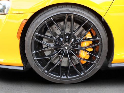 Used 2022 McLaren GT image 9