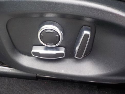 Used 2019 Jaguar F-PACE Prestige image 28