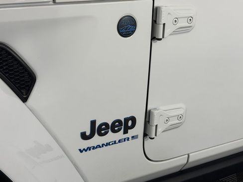 Used 2023 Jeep Wrangler Unlimited Rubicon 4xe w/ Steel Bumper Group AWD/4WD image 15