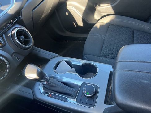 Used 2020 Chevrolet Blazer LT image 41