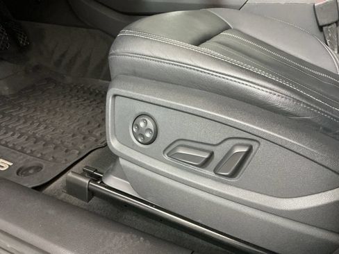 Used 2022 Audi Q5 2.0T Premium w/ Convenience Package AWD/4WD image 24