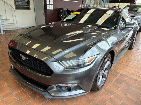 Used 2016 Ford Mustang Premium RWD image 8