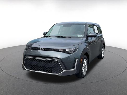 Used 2025 Kia Soul LX w/ LX Technology Package FWD image 6
