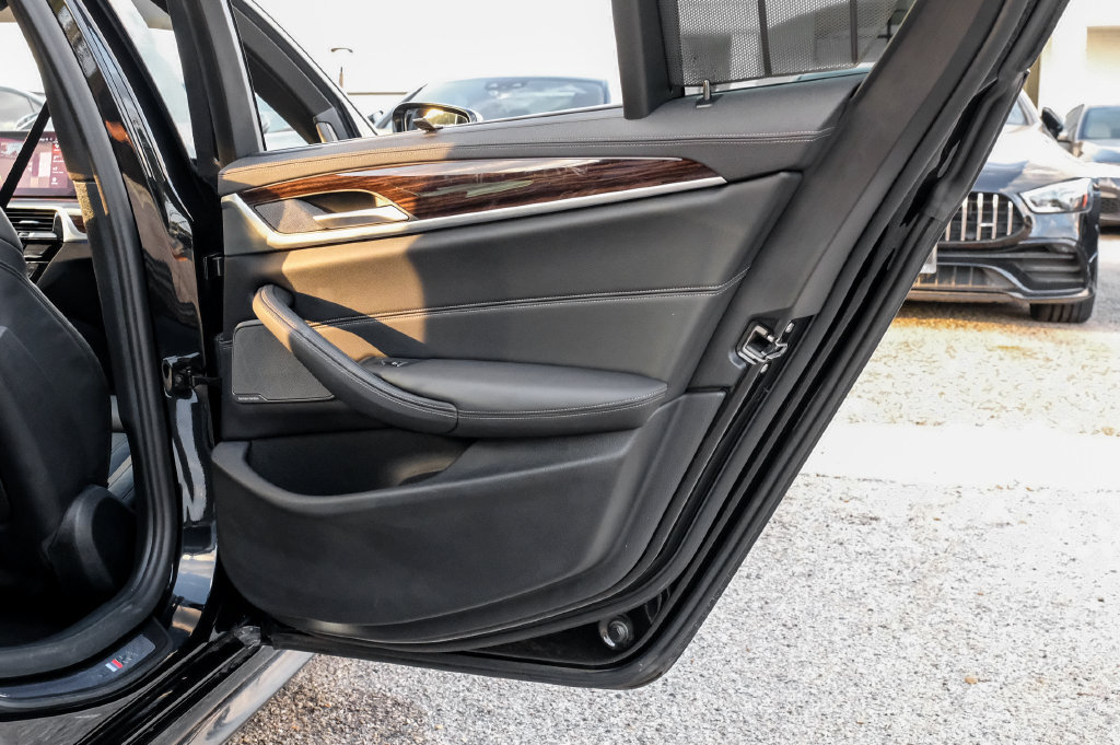 Used 2021 BMW M550i xDrive w/ Executive Package AWD/4WD image 50