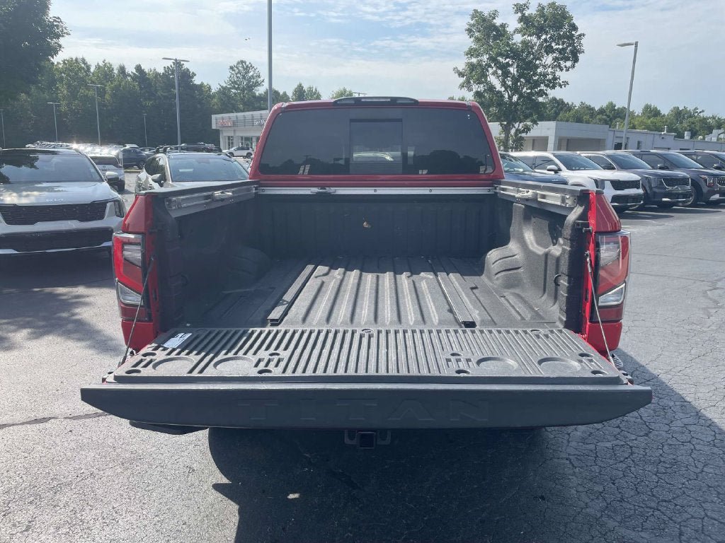 Used 2021 Nissan Titan PRO-4X w/ Pro-4x Convenience Package AWD/4WD image 14