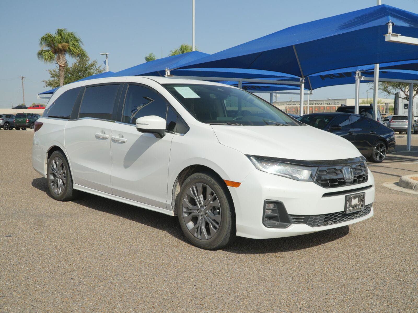 Used 2025 Honda Odyssey Touring image 3