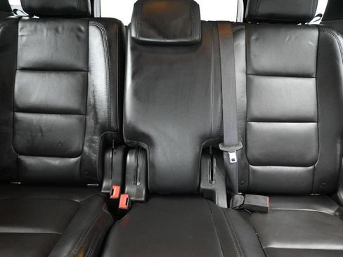 Used 2014 Ford Explorer XLT w/ Equipment Group 202A AWD/4WD image 25